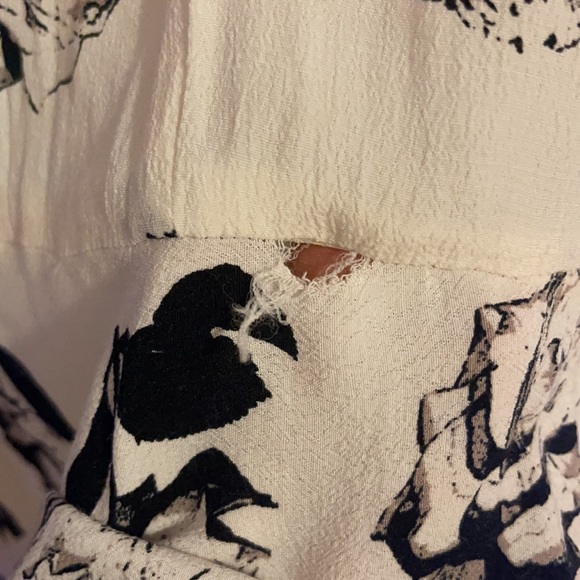 White Spring Dress with Black Roses🖤🤍 - Picture 3 of 5